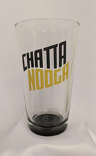 Cargar imagen en el visor de la galería, Chattanooga Pint Glass Beer Drinkware Gift Souvenir
